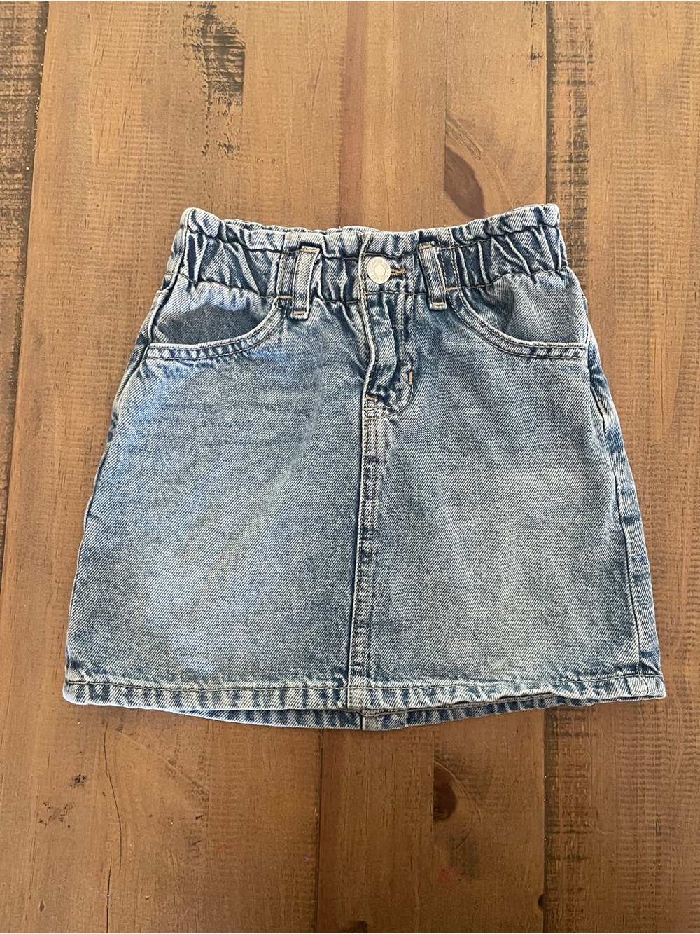 GAP Light Wash Denim Skirt in Blue